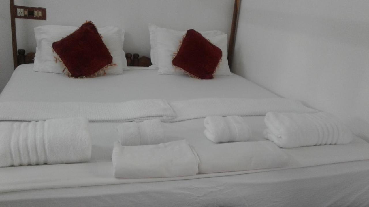 Baby House Hotel Varkala Bagian luar foto